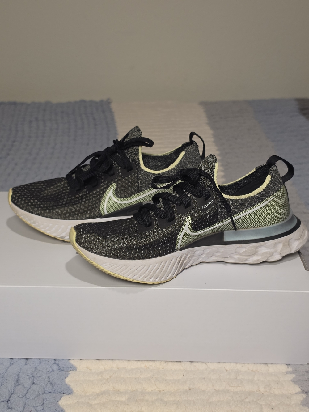 Nike Run React Women's Running Shoes - Black & Light Green